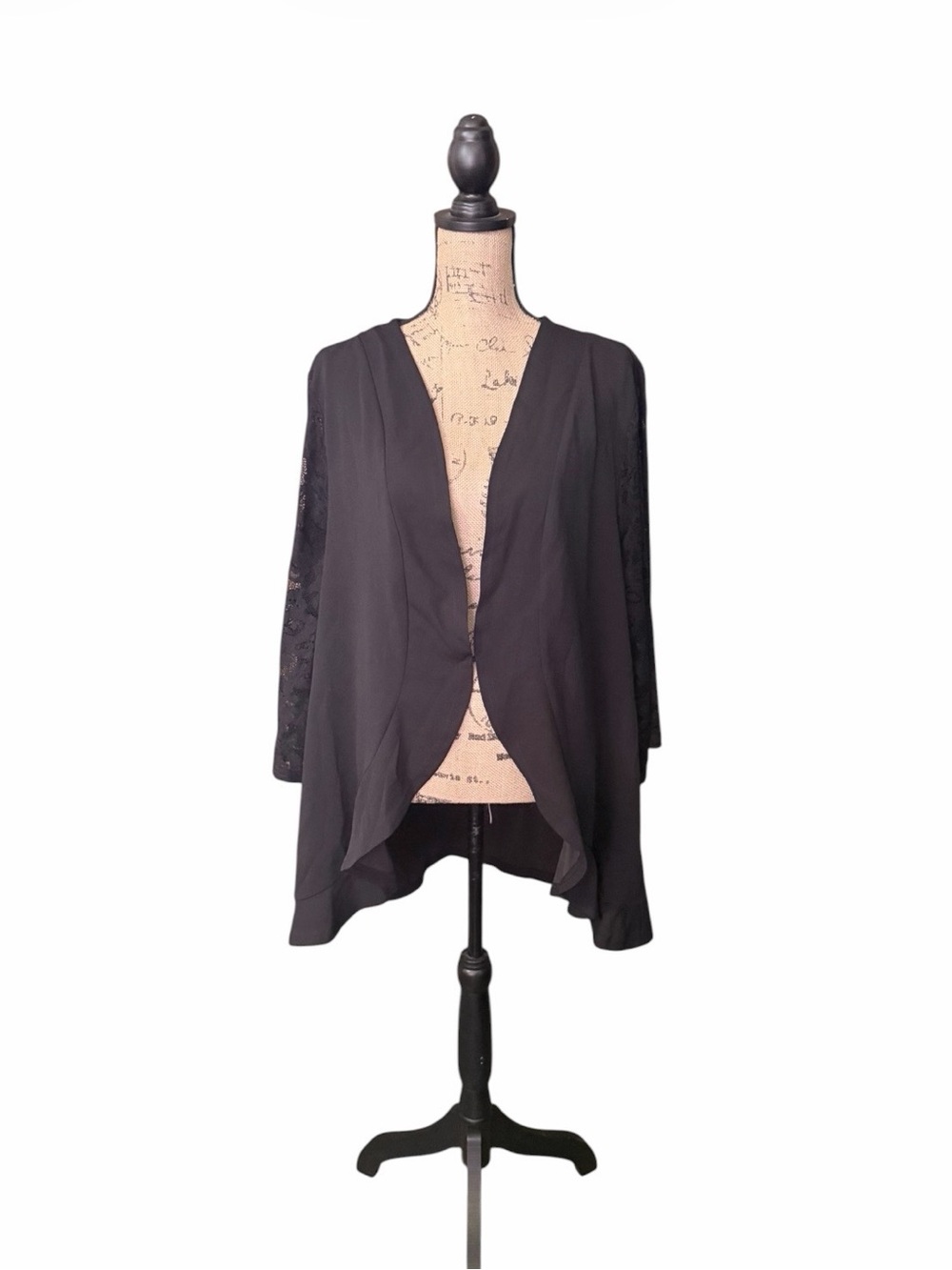 BloomChic Black Lace-Sleeve Open Cardigan Jacket‎